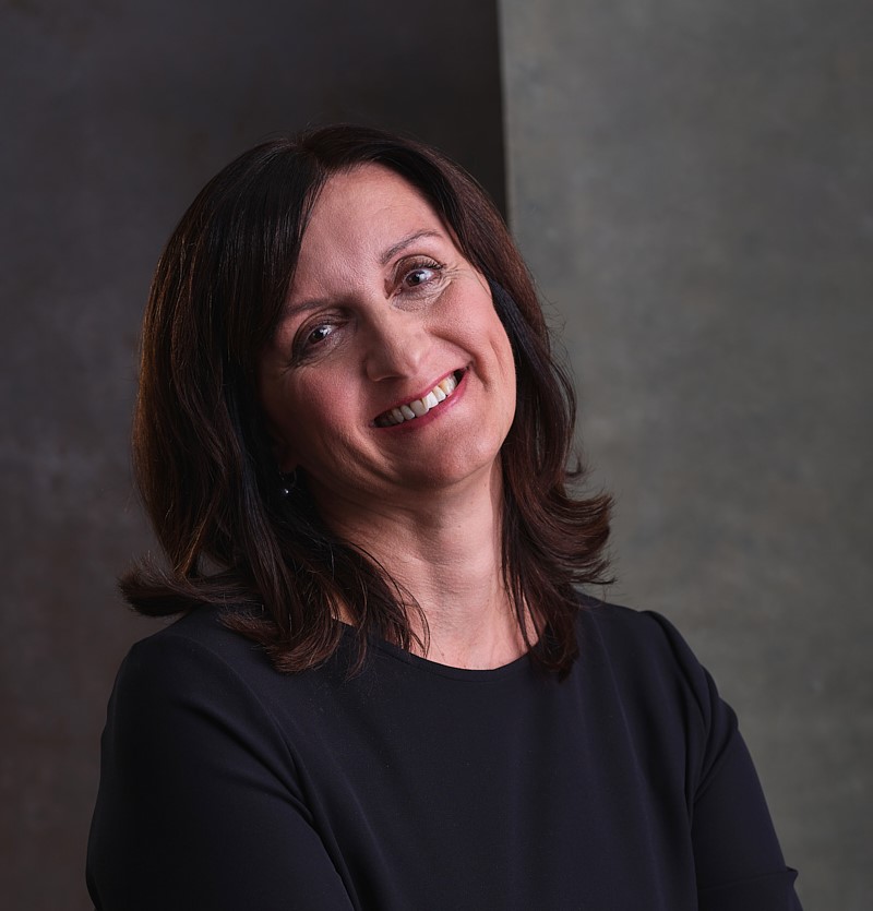 Ilona Benesova-retus-web.jpg